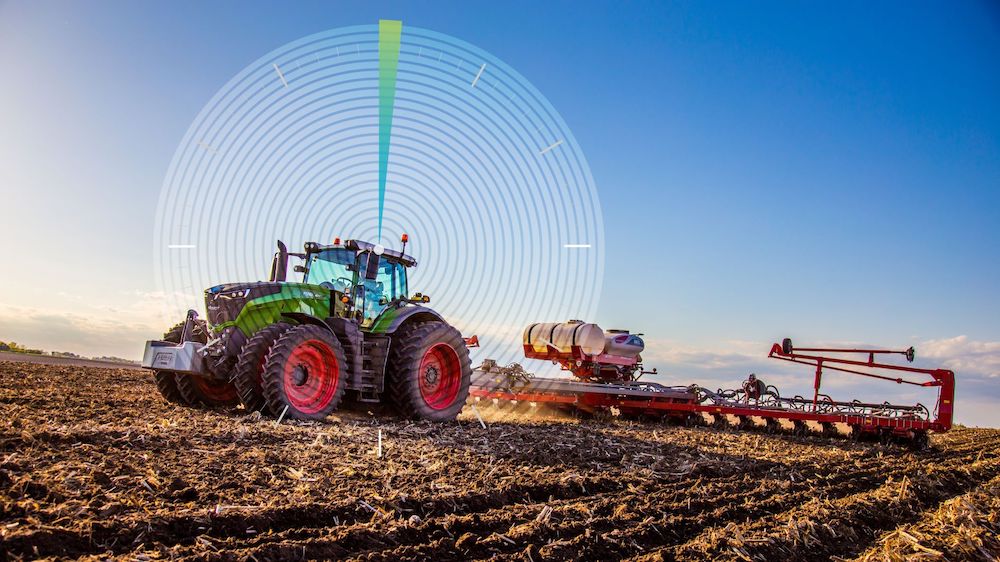 Hexagon | NovAtel GNSS SMART Antenna now the default receiver selection on Fendt machines in North America, Europe and the Middle East