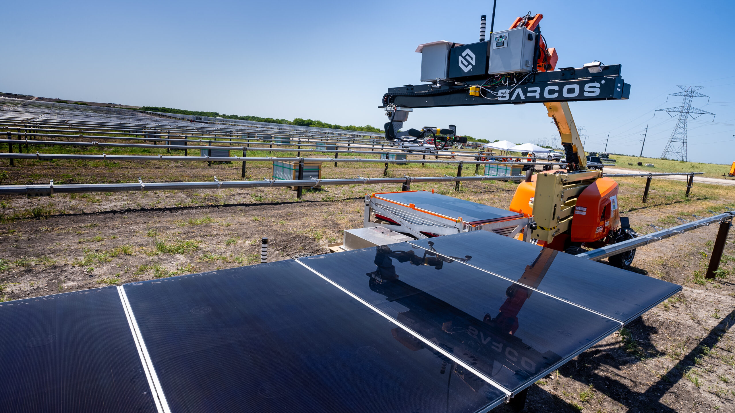 Sarcos, Blattner Team to Develop Robotic Solar Construction System