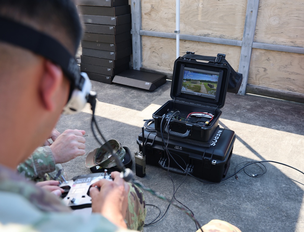 Army Seeks Commercial Controllers for Drones and Ground Robots Under New C2 Architecture
